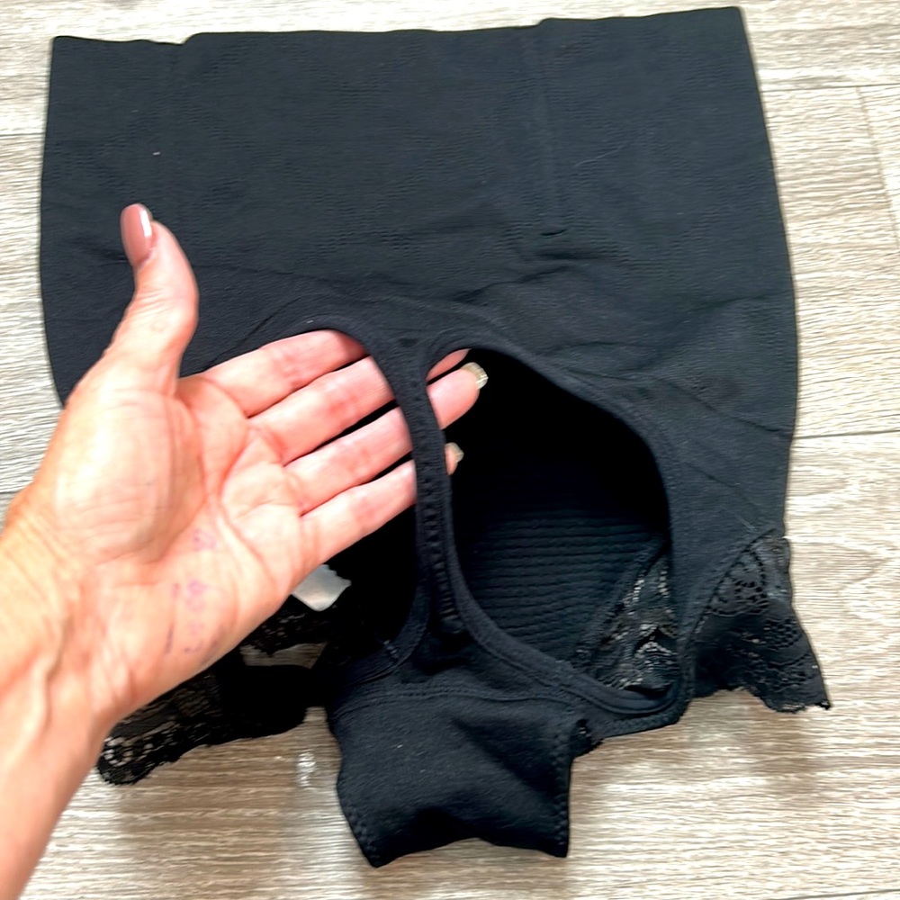 Butt  lifting Tummy sculpting shapewear